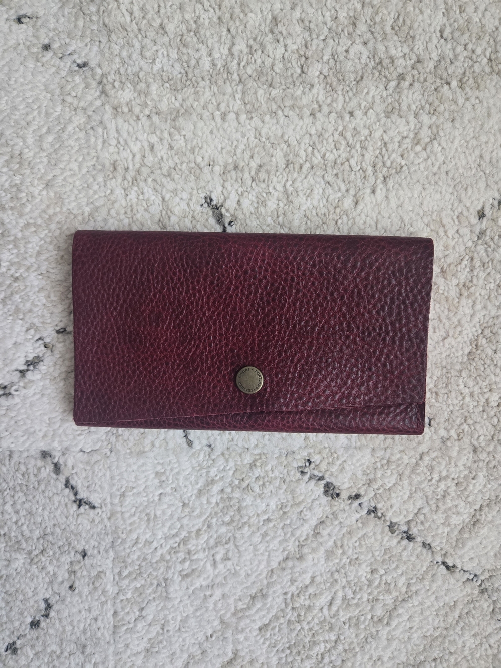 NWOT Portland Leather Goods Pebble Leather Bifold Wallet Clutch Burgundy